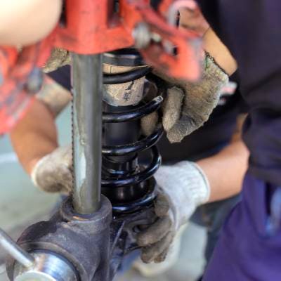 Amortisseur qui grince : pourquoi ?