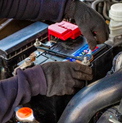 Batterie Dacia Sandero : que faire et à quel prix ?