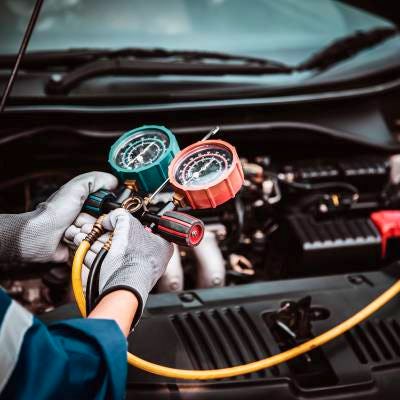 Comment savoir si la clim voiture est à recharger ?