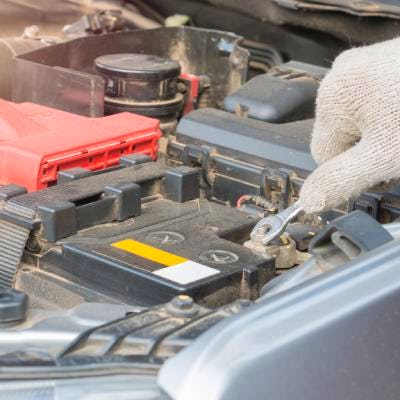 Coupe batterie de voiture : pourquoi et comment l'utiliser ?