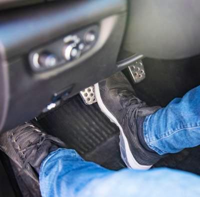 Embrayage dur : pourquoi et que faire ?