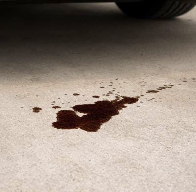 Fuite d'huile moteur : pourquoi et que faire ?