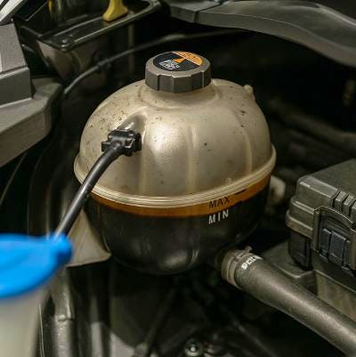 Liquide de refroidissement noir : pourquoi et que faire ?