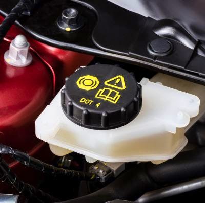 Liquide embrayage : quels symptômes et que faire ?