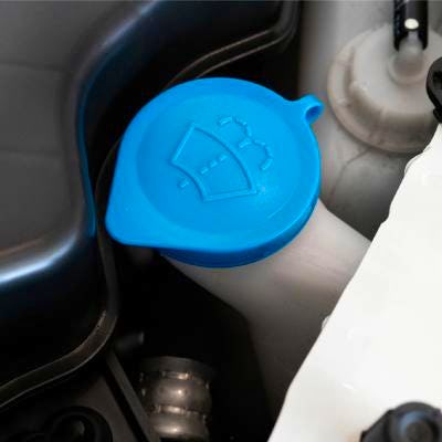 Liquide lave-glace : où et comment le remplir ?