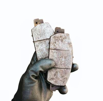 Plaquette de frein usée : quels symptômes et conséquences ?