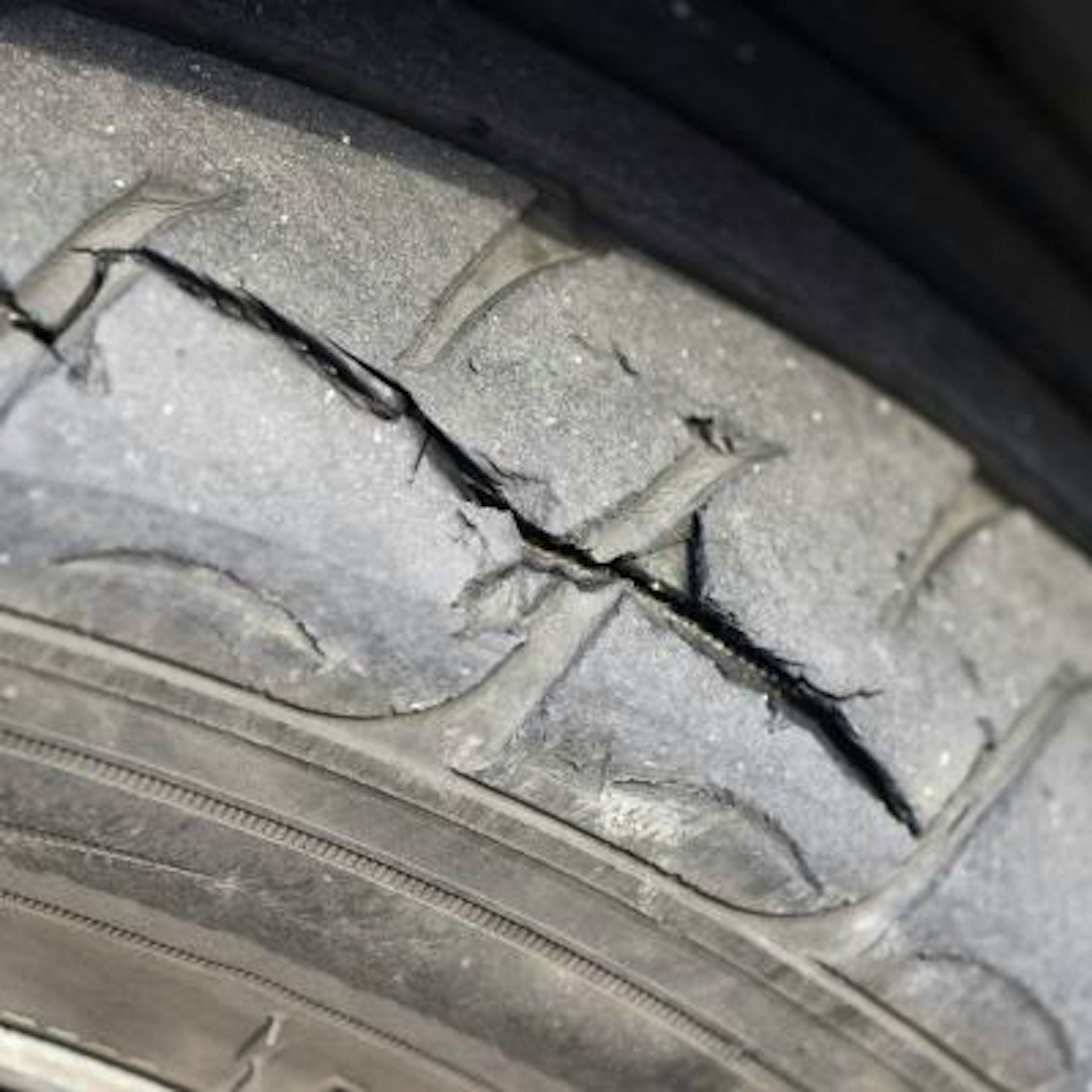 Pneu abimé : pourquoi et que faire ?