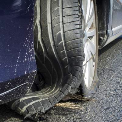 Pneu éclaté : pourquoi et que faire ?