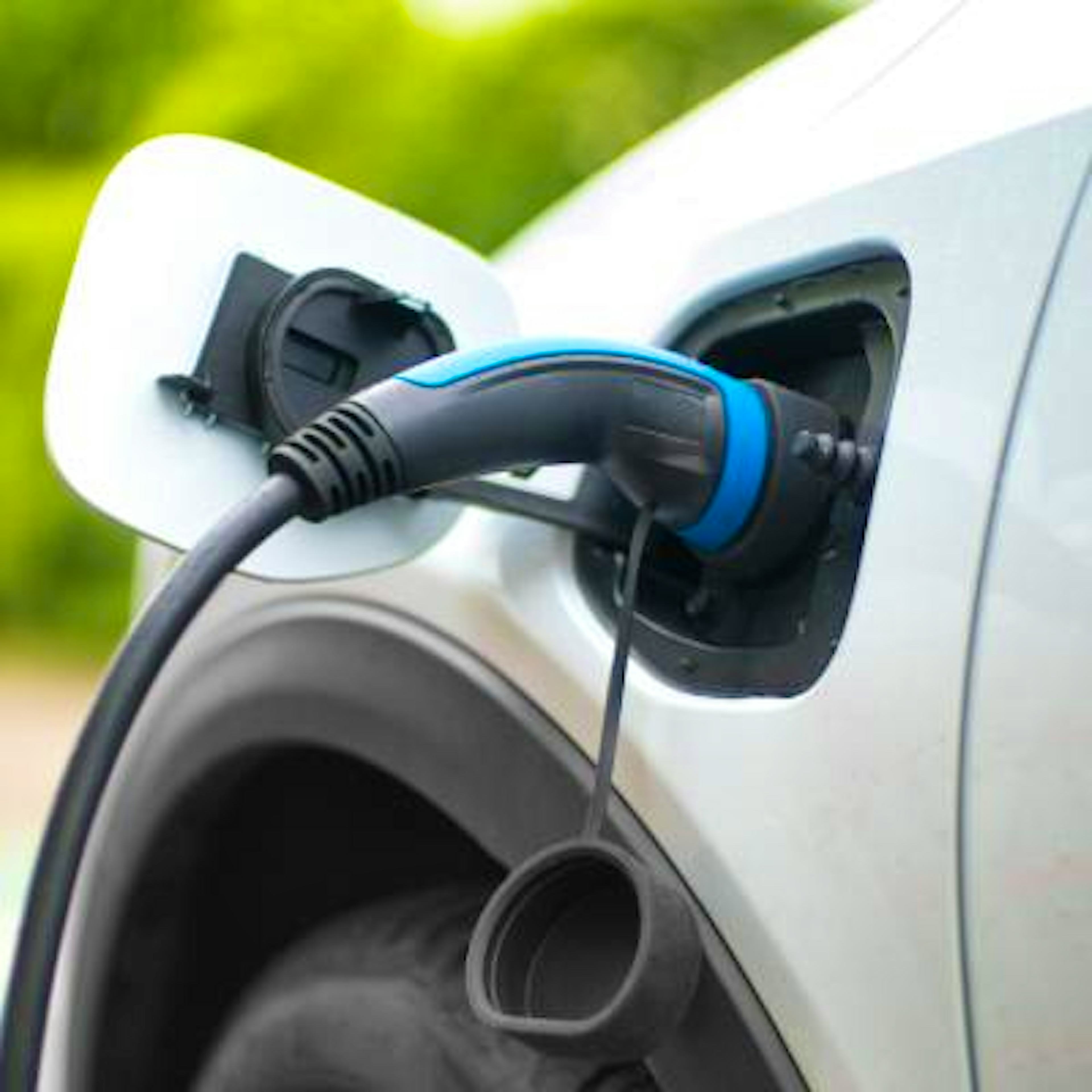 Prise de voiture électrique : quel prix et quel type choisir ?