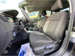 Volkswagen Taigo  1.0 TSI - 110 - LIFE + CLIM AUTO BI-ZONE occasion - Photo 4