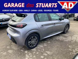 Peugeot 208  1.2i   S&S - 75 Active Pack + Car play occasion - Photo 4