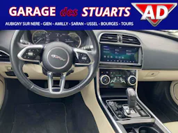 Jaguar XE  D180 - BVA  BERLINE S + ATTELAGE occasion - Photo 12