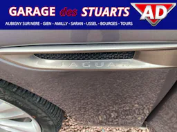 Jaguar XE  D180 - BVA  BERLINE S + ATTELAGE occasion - Photo 13