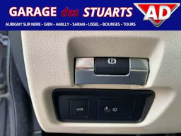 Jaguar XE  D180 - BVA  BERLINE S + ATTELAGE occasion - Photo 18