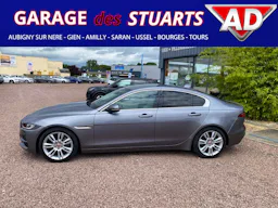 Jaguar XE  D180 - BVA  BERLINE S + ATTELAGE occasion - Photo 4