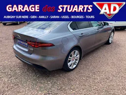Jaguar XE  D180 - BVA  BERLINE S + ATTELAGE occasion - Photo 7