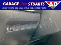 Peugeot 2008  1.2i Turbo - 100  II  Allure  -35% occasion - Photo 21