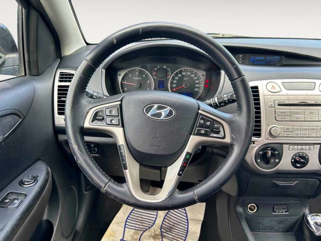 Hyundai i20  1.4 CRDi - 75 BERLINE Pack Inventive PHASE 1 occasion - Photo 12