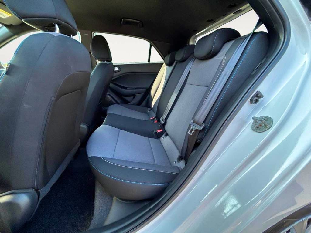 Hyundai i20  1.2i - 84 II UEFA Euro 2016 PHASE 1 occasion - Photo 13