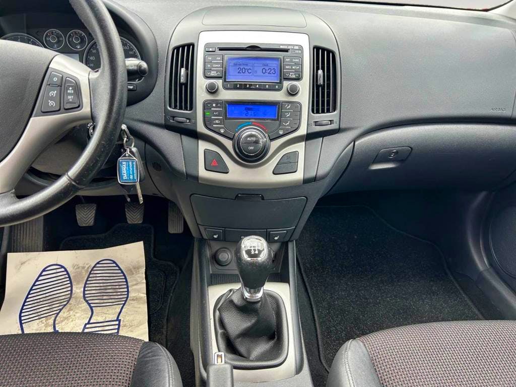 Hyundai i30  1.4i Pack Inventive PHASE 2 occasion - Photo 11