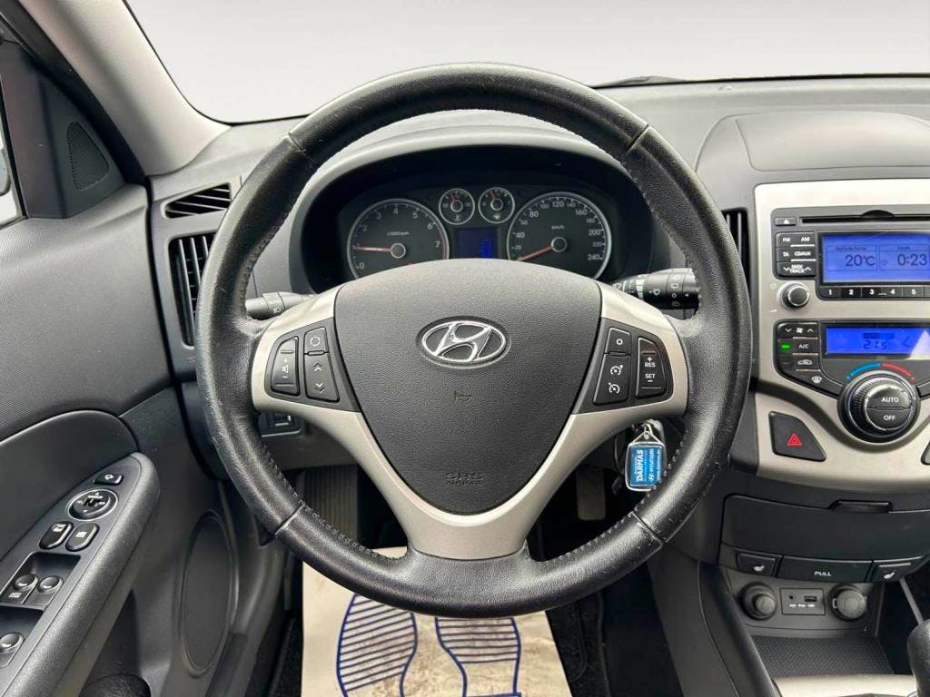 Hyundai i30  1.4i Pack Inventive PHASE 2 occasion - Photo 12