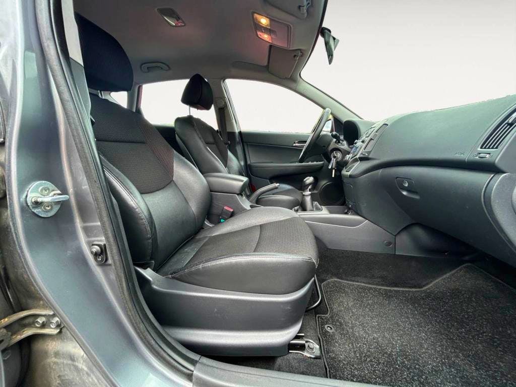 Hyundai i30  1.4i Pack Inventive PHASE 2 occasion - Photo 15