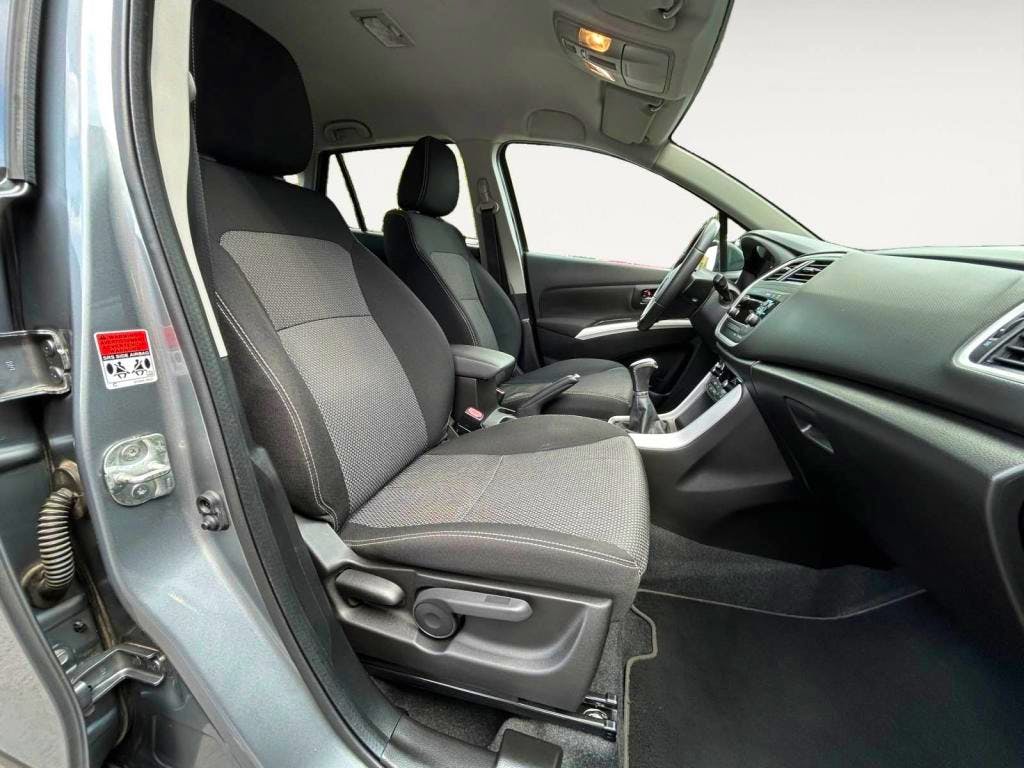 Suzuki SX4 S-cross  S-Cross 1.6i VVT  Avantage PHASE 1 occasion - Photo 15