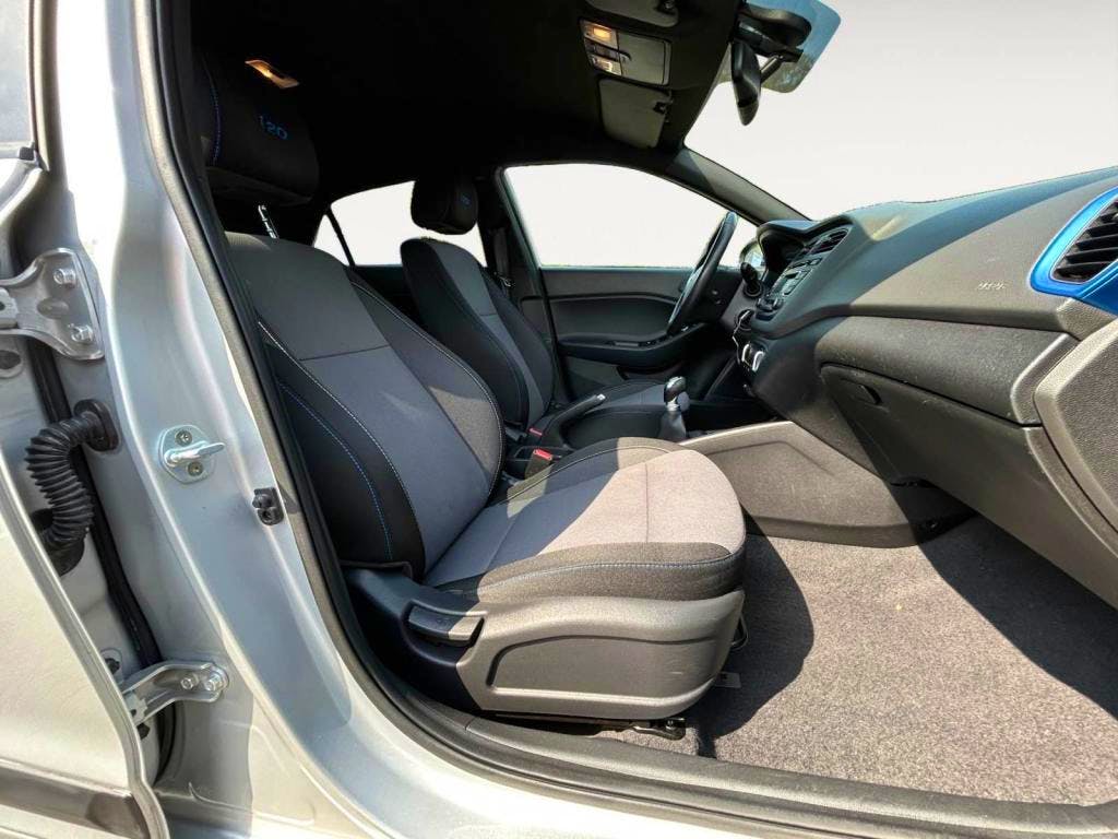 Hyundai i20  1.2i - 84 II UEFA Euro 2016 PHASE 1 occasion - Photo 15