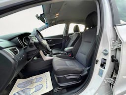 Hyundai i30  1.6 CRDi - 110 Creative PHASE 1 occasion - Photo 9