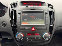 Kia Ceed  Pro 1.6 CRDi FAP - 128 - Stop & Go PRO  COUPE Sport PHASE 2 occasion - Photo 21