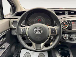 Toyota Yaris 1.4 - 90 D-4D FAP III Dynamic PHASE 1 occasion - Photo 9