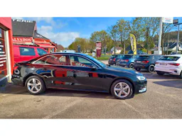 Audi A4  35 TFSI 150 S tronic 7 Design occasion - Photo 4