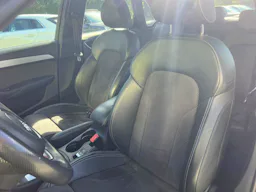 Audi Q3  2.0 TDI 150 ch S tronic 7 S line occasion - Photo 8