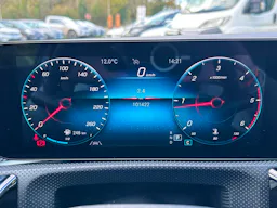 Mercedes Benz Classe A  A 200 d - BV 8G-DCT  BERLINE 5P - BM 177 Progressive Line PHASE 2 occasion - Photo 10