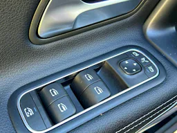 Mercedes Benz Classe A  A 200 d - BV 8G-DCT  BERLINE 5P - BM 177 Progressive Line PHASE 2 occasion - Photo 19