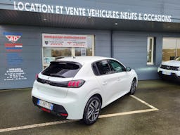 Peugeot 208 1.2I PURETECH 12V S&S - 100 ALLURE occasion - Photo 2