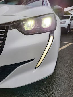 Peugeot 208 1.2I PURETECH 12V S&S - 100 ALLURE occasion - Photo 17