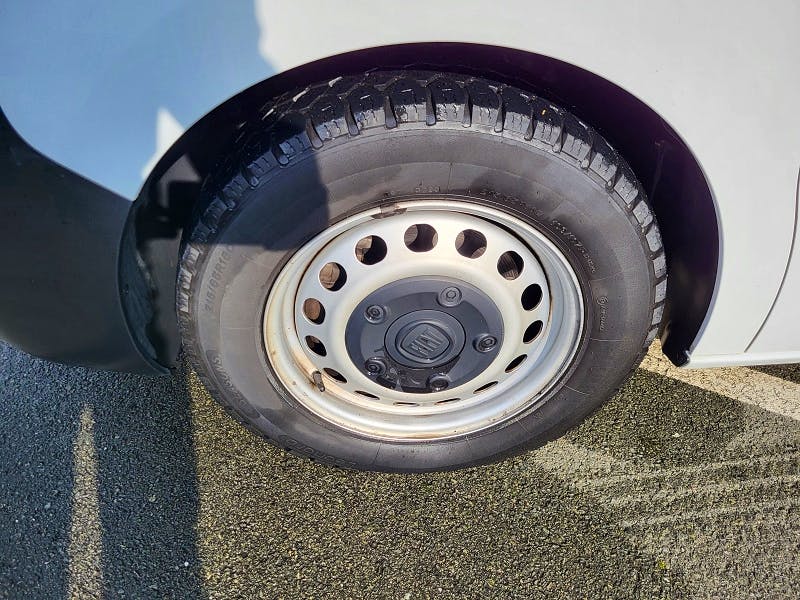 Fiat Scudo  COMPACT 1.5 MULTIJET 3 - 120 S&S FOURGON TOLE BUSI occasion - Photo 14