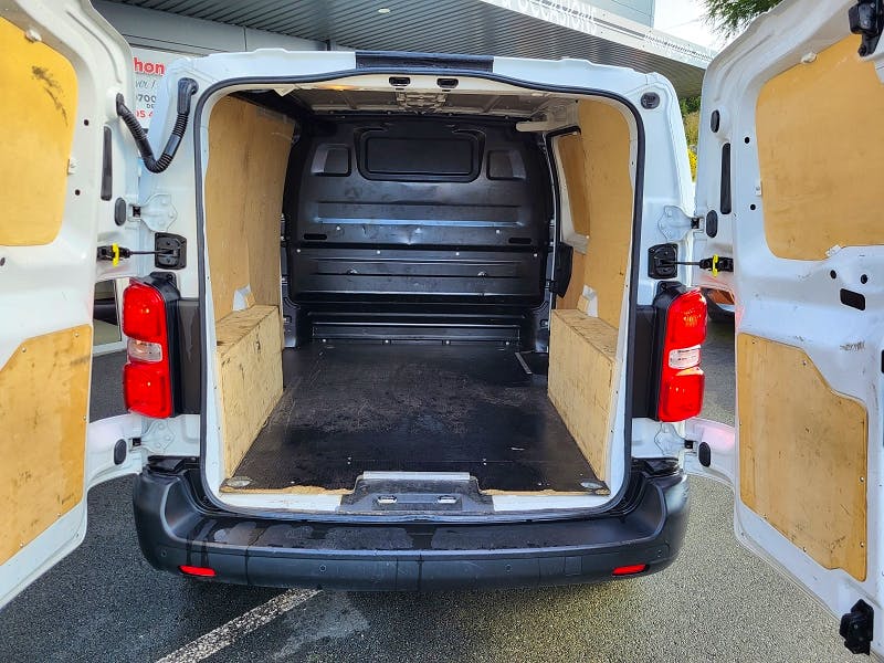 Fiat Scudo  COMPACT 1.5 MULTIJET 3 - 120 S&S FOURGON TOLE BUSI occasion - Photo 15