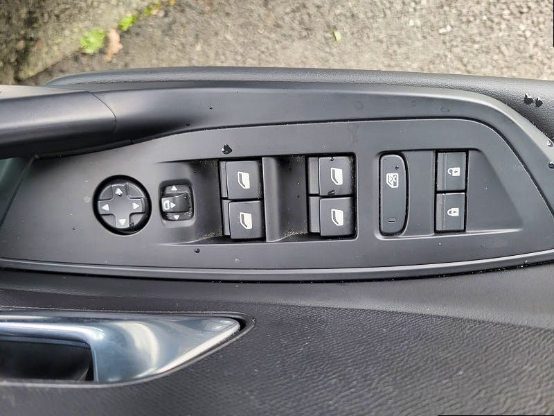 Peugeot 308  SW 1.5 BLUEHDI S&S - 130 - BV EAT8 ALLURE PACK occasion - Photo 5