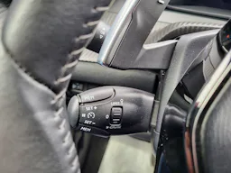 Peugeot 2008  1.2I HYBRID - 136 - BV E-DCS6 ALLURE occasion - Photo 4