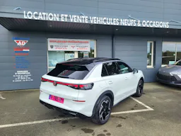 Volkswagen T-Roc  R-LINE 1.5 ETSI HYBRID 150 - S&S - BV DSG 7 occasion - Photo 2