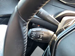 Peugeot 208  1.5 BLUEHDI S&S - 100 ALLURE occasion - Photo 4