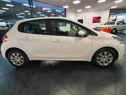 Peugeot 208 1.5 BlueHDi 100ch E6.c Active BVM5 86g 5p occasion - Photo 5