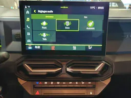 Dacia Duster  1.2 mild hybrid 130ch Expression + Pack Hivers // Média Nav occasion - Photo 18