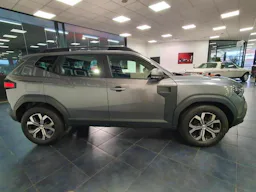 Dacia Duster 1.2 mild hybrid 130ch Expression + Pack Hivers // Média Nav occasion - Photo 4