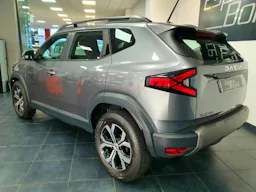 Dacia Duster  1.2 mild hybrid 130ch Expression + Pack Hivers // Média Nav occasion - Photo 8