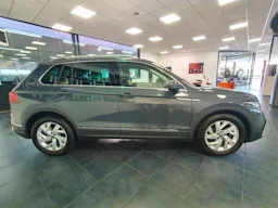 Volkswagen Tiguan  2.0 TDI 150ch Elegance DSG7//MATRIX-LED/PACK HIVERS// occasion - Photo 5