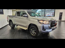 Toyota Hilux  2.4 D-4D 150ch X-Tra Cabine Légende 4WD RC23 occasion - Photo 3