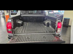 Toyota Hilux  2.4 D-4D 150ch X-Tra Cabine Légende 4WD RC23 occasion - Photo 6